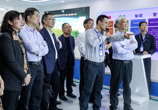 全国人大常委会副委员长丁仲礼莅临成人抖音视频考察调研 全国人大常委会副委员长丁仲礼莅临成人抖音视频考察调研