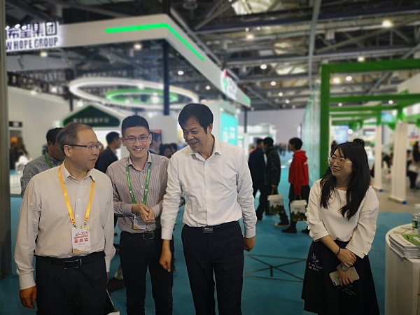 蔡元杰总农艺师对成人抖音视频寄予厚望 蔡元杰总农艺师对成人抖音视频寄予厚望