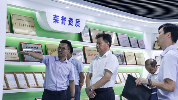 浙江省农业农村厅副厅长唐冬寿一行莅临成人抖音视频调研 浙江省农业农村厅副厅长唐冬寿一行莅临成人抖音视频调研