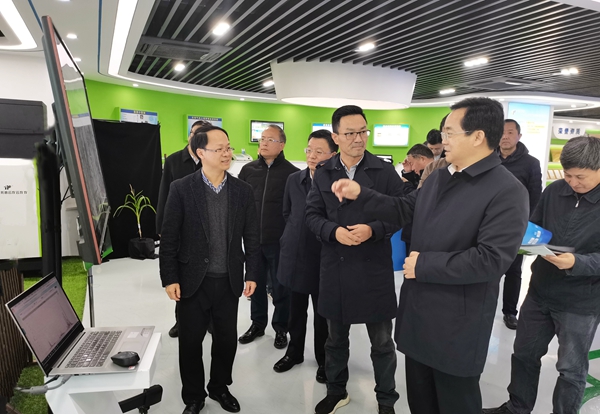 浙江省高兴夫副省长一行莅临浙江成人抖音视频股份有限公司参观调研 浙江省高兴夫副省长一行莅临浙江成人抖音视频股份有限公司参观调研