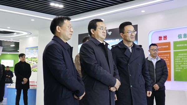 浙江省高兴夫副省长一行莅临浙江成人抖音视频股份有限公司参观调研 浙江省高兴夫副省长一行莅临浙江成人抖音视频股份有限公司参观调研