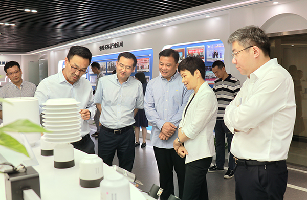 省科技厅党组书记何杏仁一行赴成人抖音视频调研农业科技工作 省科技厅党组书记何杏仁一行赴成人抖音视频调研农业科技工作